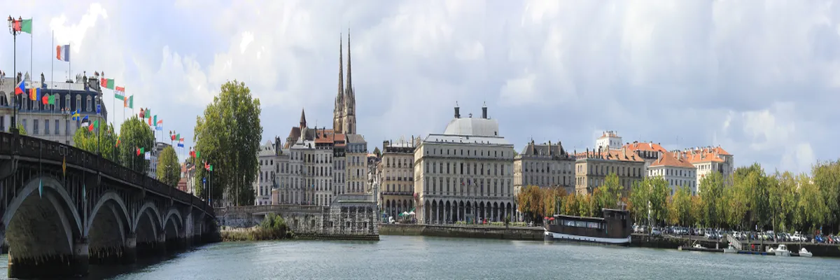 image-constructeur-terrain-padel-bayonne.webp Image Constructeur terrain padel Bayonne