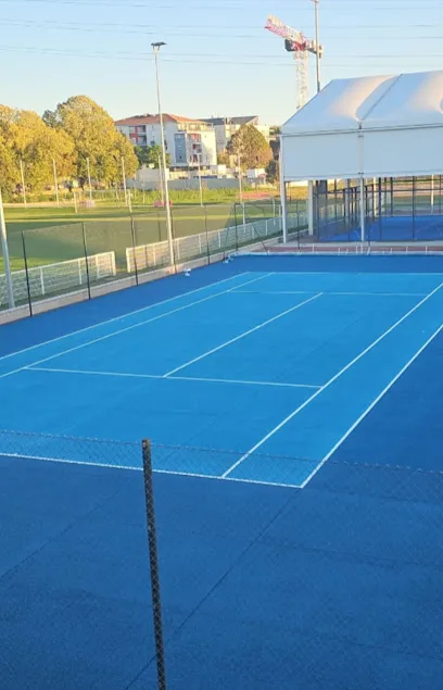 Image de SOCIÉTÉ SERVICE TENNIS ,ENTRETIEN, RENOVATION, CONSTRUCTION COURT ET TERRAIN DE TENNIS ET PADELS À PARIS