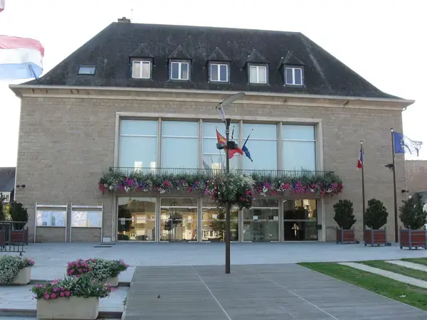 Fabricant Padel Constructeur terrain padel Saint-Hilaire-du-Harcouët